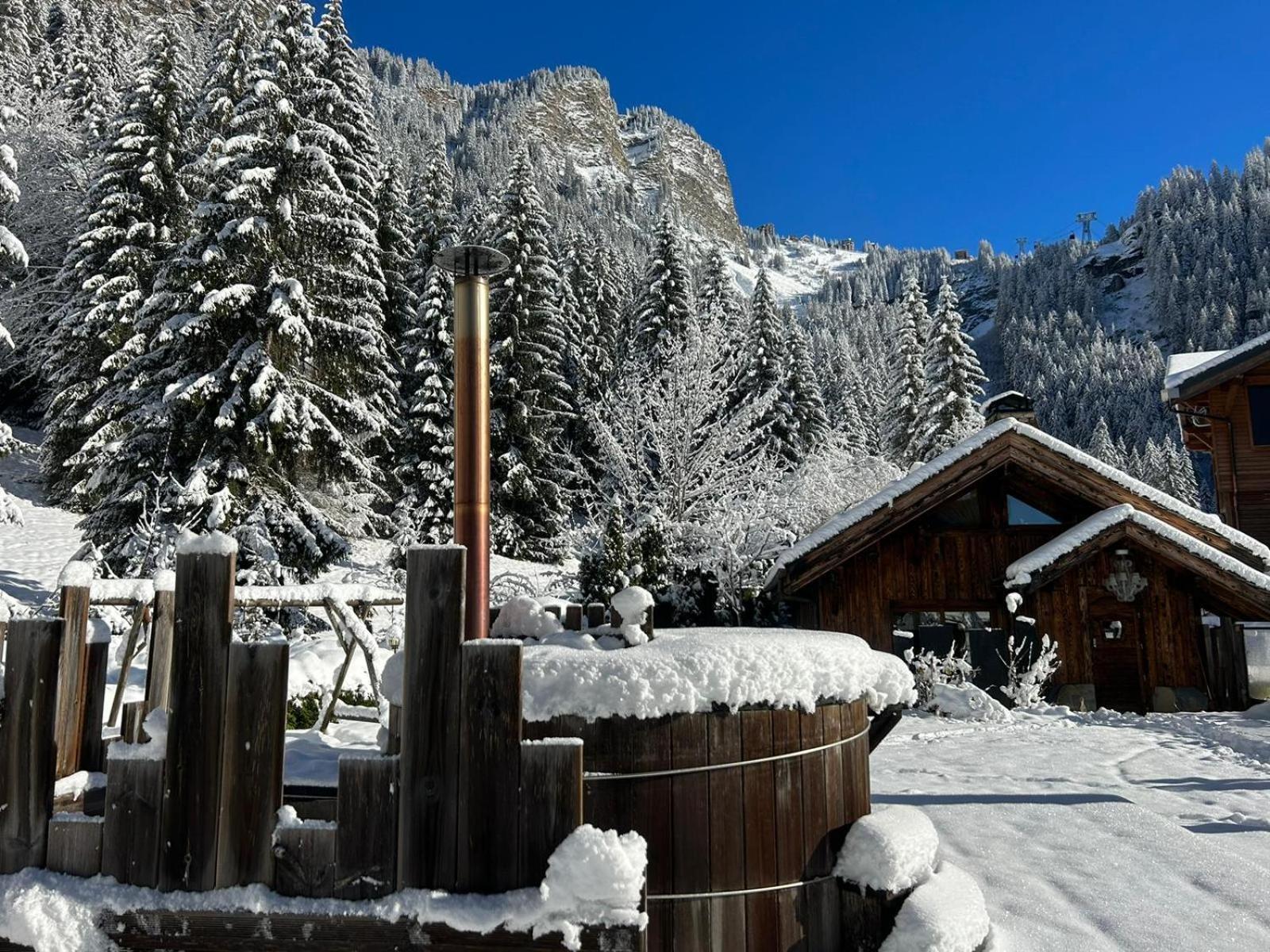 Hotel Le A By Neige Et Roc Morzine Exterior foto